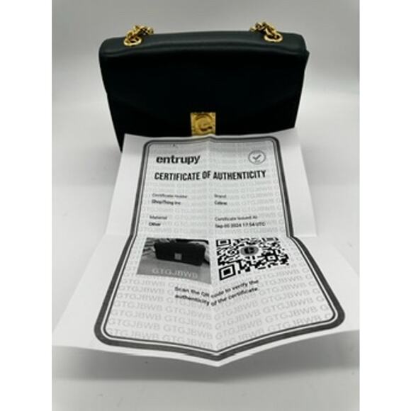 Celine Shiny Calfskin Medium C Bag Hunter Green 2018 collection! Gorgeous! - Picture 15 of 16